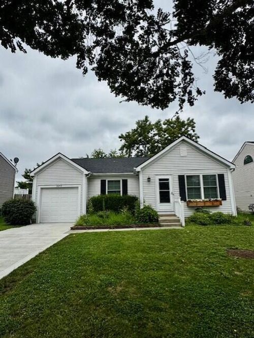 2246 Breeze Hill Dr, Grove City, OH, 43123-1567 | Card Image