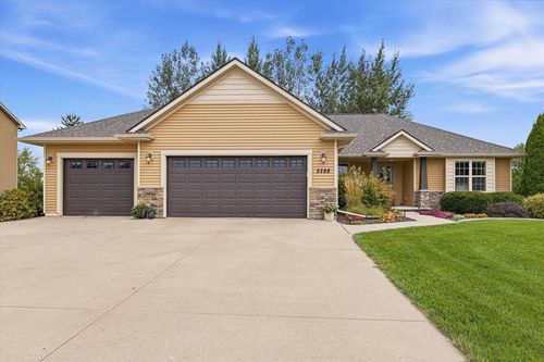 N2288 Hillandale Drive, GREENVILLE, WI, 54942 | Card Image