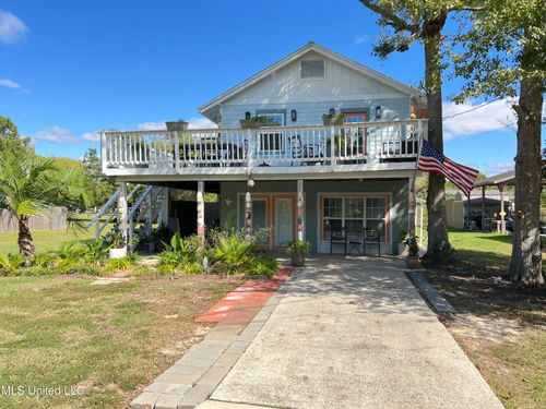 412 Chadwick St, Waveland, MS, 39576-3206 | Card Image