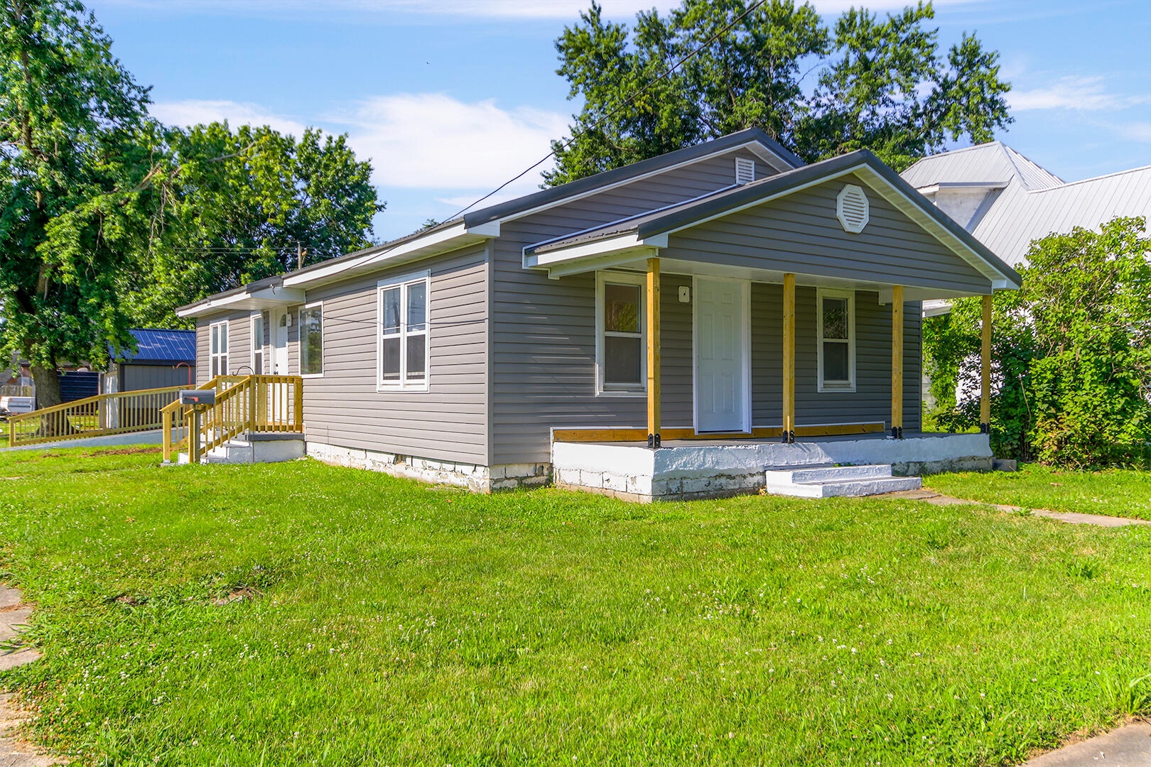 Porter St, Moberly, MO 65270