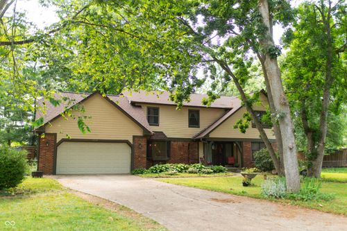 1914 S Hunters Ridge Ln, Greenwood, IN, 46143-8721 | Card Image