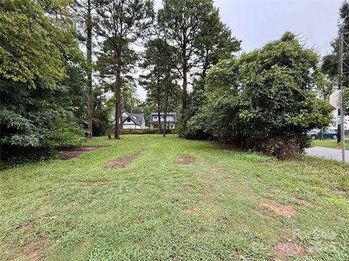 1904 St Paul St, Charlotte, NC, 28216-4851 | Card Image