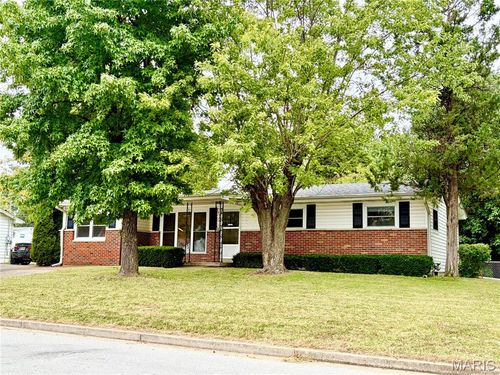 76 Ruth Dr, Saint Charles, MO, 63301-3116 | Card Image