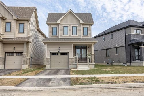 16 Brighton Lane, Thorold, ON, L2V0B7 | Card Image