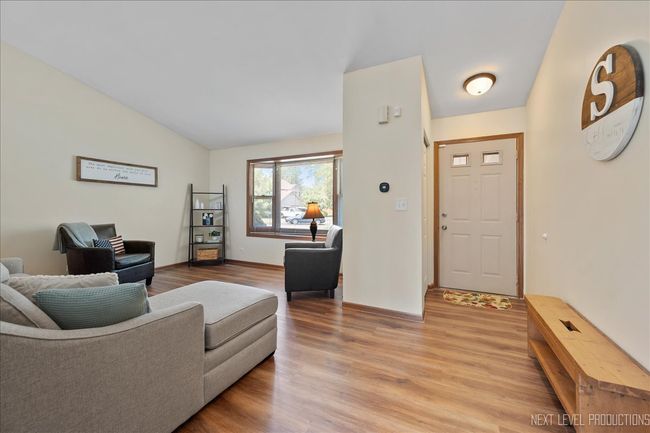 414 Bobcat Ct, House other with 3 bedrooms, 2 bathrooms and 2 parking in Oswego IL | Image 4