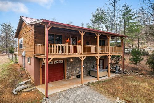 2021 Milky Way Rd, Jamestown, TN, 38556-1529 | Card Image