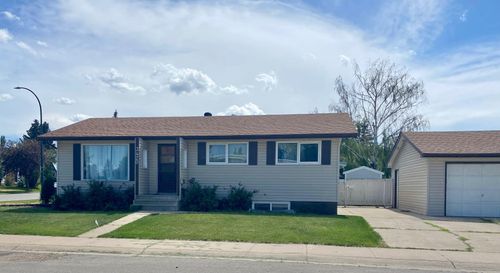 3420 Sylvan Rd S, Lethbridge, AB, T1K3J7 | Card Image