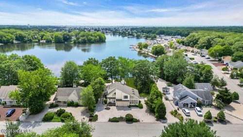 35 Tahoe Ln, Manahawkin, NJ, 08050-4622 | Card Image