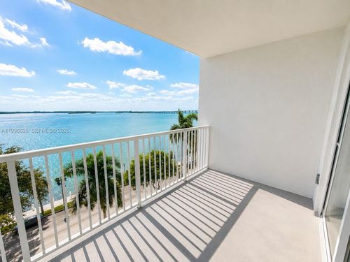 702e-1420 Brickell Bay Dr, Miami, FL, 33131-3627 | Card Image