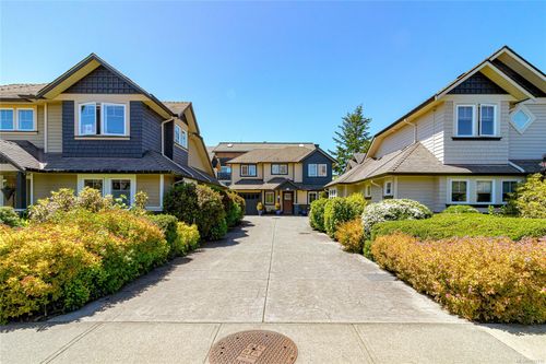 2-10134 Third St, Sidney, BC, V8L3C2 | Card Image