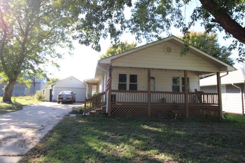 1005 N Denver St, El Dorado, KS, 67042-3827 | Card Image