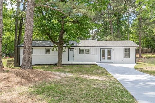 8591 Chestnut Ln, Lithia Springs, GA, 30122-3408 | Card Image