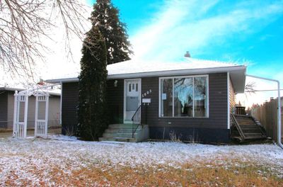 5603 50 St, House other with 3 bedrooms, 1 bathrooms and 3 parking in Lloydminster AB | Image 1