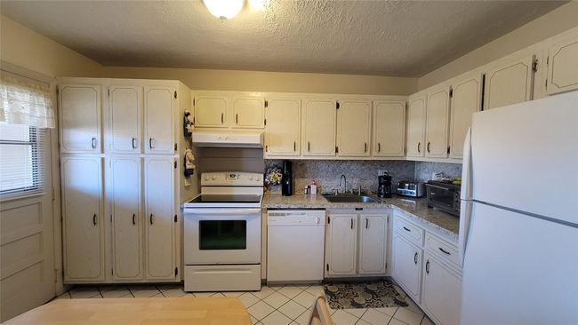 APT-202 - 2900 Nw 46 Th Ave, Condo with 2 bedrooms, 2 bathrooms and null parking in Lauderdale Lakes FL | Image 7