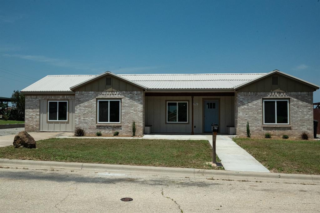 1912 W Brown Street, For Sale in San Saba Zoocasa