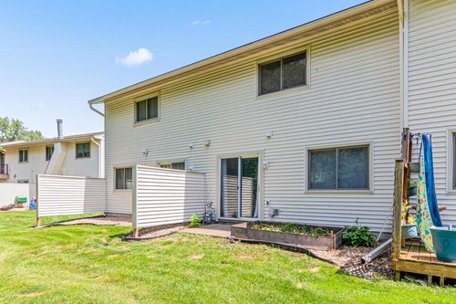 10658 Hummingbird St Nw, Coon Rapids, MN, 55433-4270 | Card Image