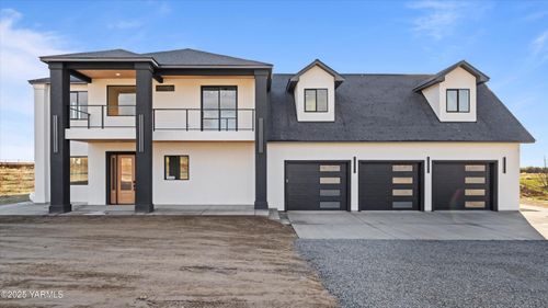 3858 E Zillah Dr, Zillah, WA, 98953-9322 | Card Image