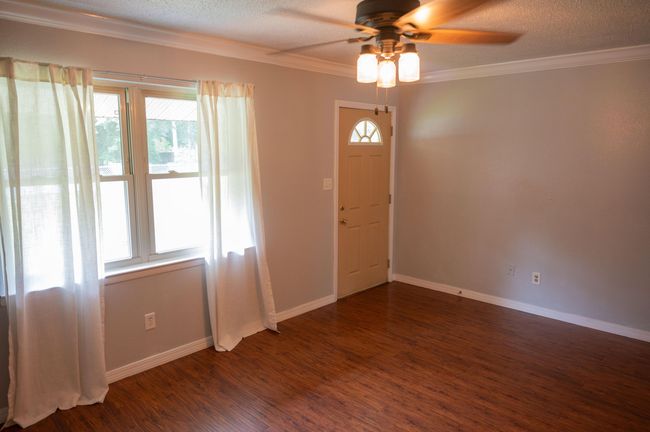 Living Room | Image 11