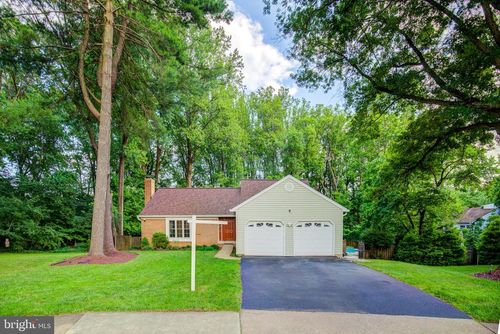 9519 Heathwood Ct, Burke, VA, 22015-1526 | Card Image