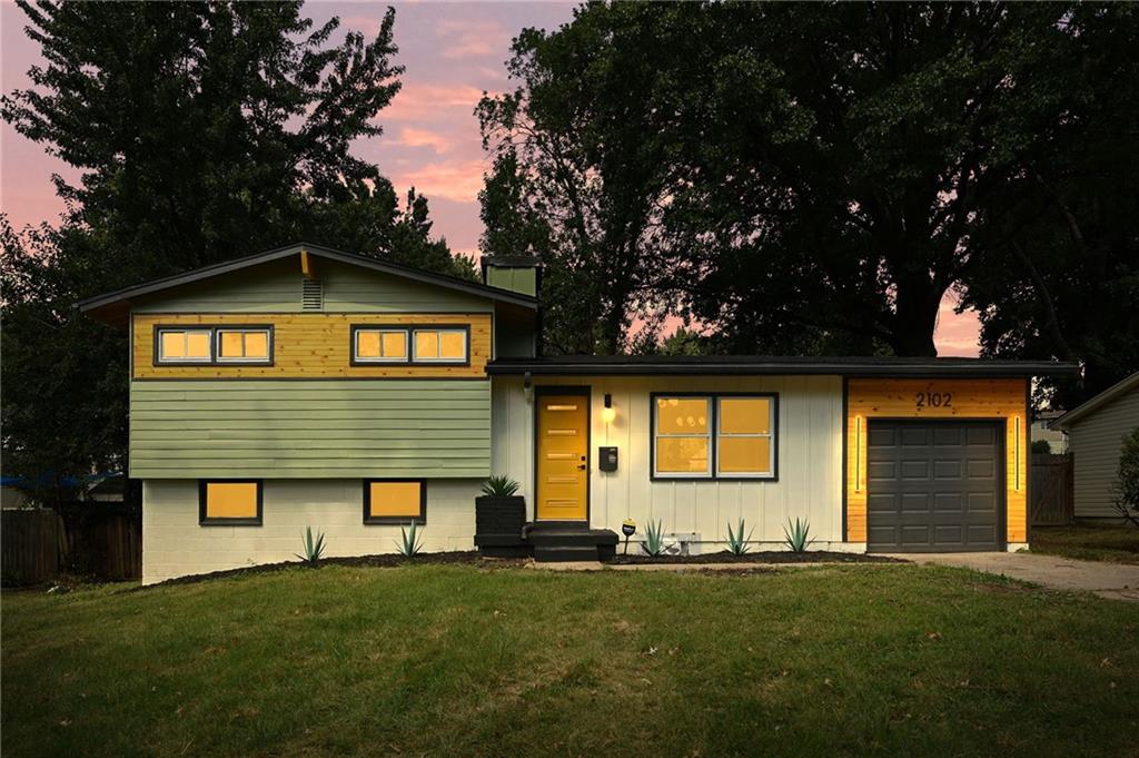 Shady Lane Dr, Kansas City, MO 64118