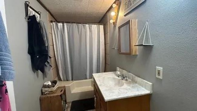 Bathroom with vanity | Image 16