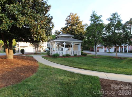 1364 21st Ave Ne, Hickory, NC, 28601-1618 | Card Image