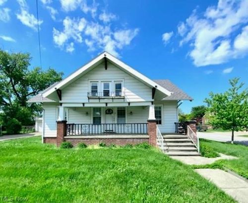 21491 Naumann Ave, Euclid, OH, 44123-3005 | Card Image