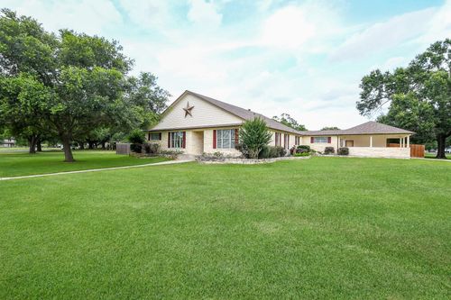 7002 Lakeside Dr, Liberty, TX, 77575-3016 | Card Image