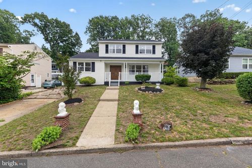 7596 Remington Ave, PENNSAUKEN, NJ, 08110-2522 | Card Image