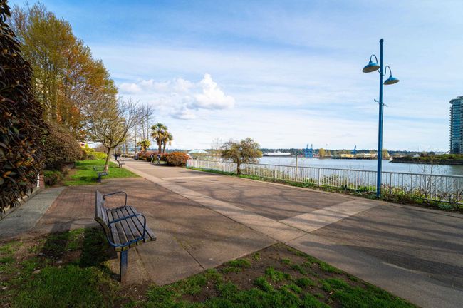 1806 - 1245 Quayside Drive, Condo with 2 bedrooms, 2 bathrooms and 1 parking in New Westminster BC | Image 34
