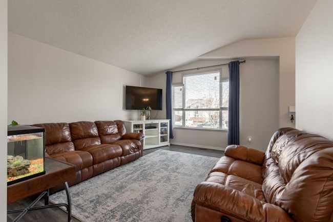 215 Heritage Court W, Home with 4 bedrooms, 2 bathrooms and 2 parking in Lethbridge AB | Image 9