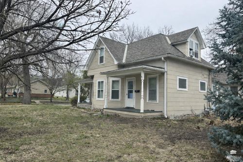 831 Kearney St, Manhattan, KS, 66502-5653 | Card Image