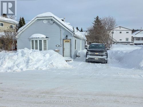 152 Duncan Ave S, Kirkland Lake, ON, P2N1Y7 | Card Image