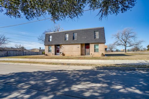 right-3400 Sanguinet Street, Fort Worth, TX, 76107 | Card Image