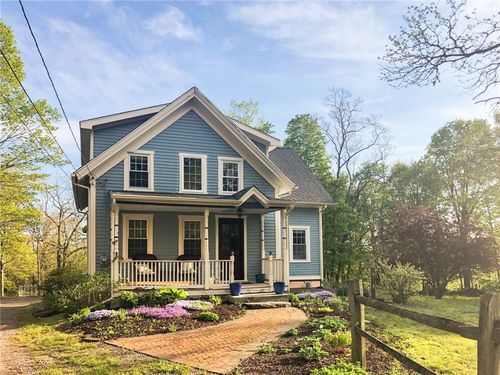 211 Chase Hill Rd, Ashaway, RI, 02804-2101 | Card Image