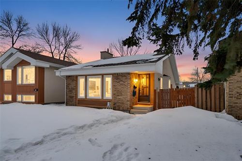 157 Devonshire Dr, Winnipeg, MB, R2C4G9 | Card Image