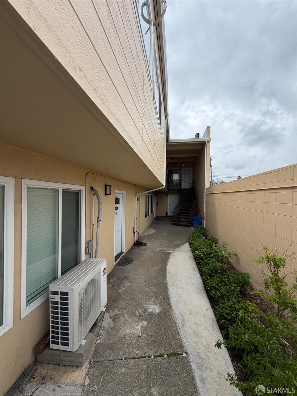 Commercial Sale in San Carlos 2