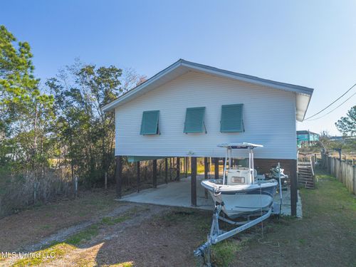 814 Camellia Dr, Bay Saint Louis, MS, 39520-9051 | Card Image