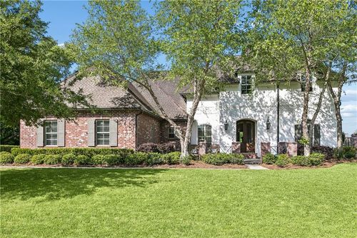 597 Pelican Crst, Belle Chasse, LA, 70037-1829 | Card Image