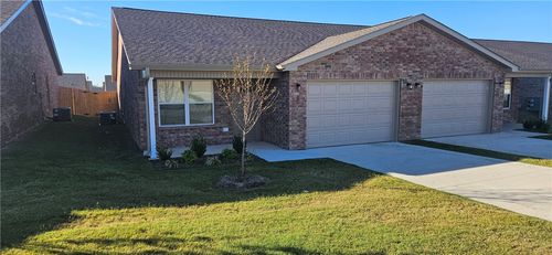 531 Nw 69th Ave, Bentonville, AR, 72713-2185 | Card Image