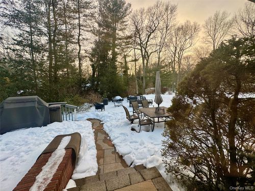 42 Hearthstone Dr, Dix Hills, NY, 11746-5036 | Card Image