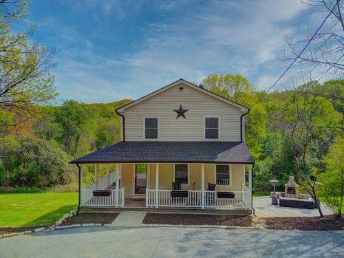 1026 Route 171, Woodstock, CT, 06281-2122 | Card Image