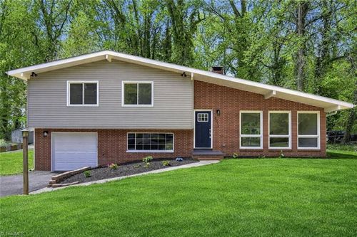 2711 Glenhaven Lane, Winston Salem, NC, 27106 | Card Image