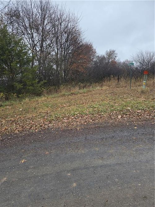 129 Woodcut Dr, Linn Valley, KS, 66040-5473 | Card Image