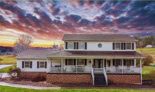 19 Misty Meadows Ln, Uniontown, PA, 15401-8505 | Card Image