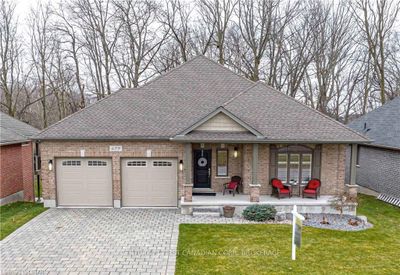 659 Bennett Cres, House other with 3 bedrooms, 3 bathrooms and 4 parking in Mount Brydges ON | Image 1