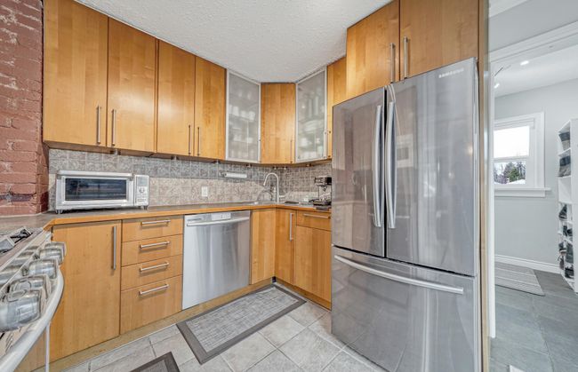 315 Holmes Street, House other with 2 bedrooms, 1 bathrooms and 3 parking in New Westminster BC | Image 6