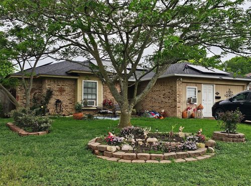 1306 Clearfield Dr, Cleburne, TX, 76033-6920 | Card Image