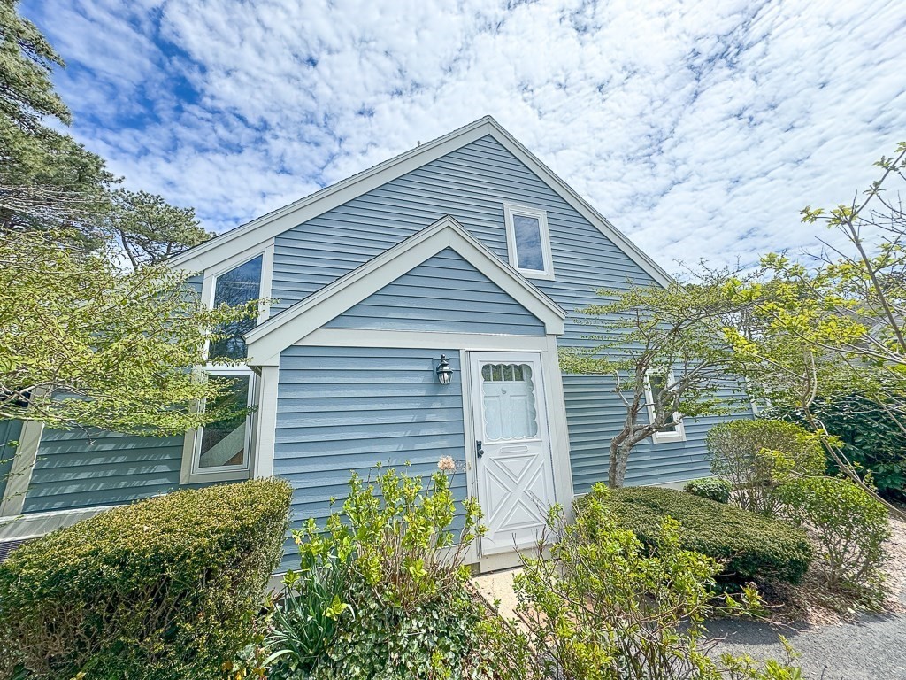 Trevor Ln, Brewster, MA 02631