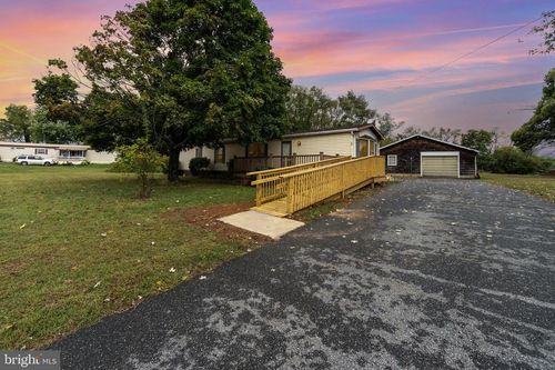 40 Back St, CARLISLE, PA, 17015-9583 | Card Image